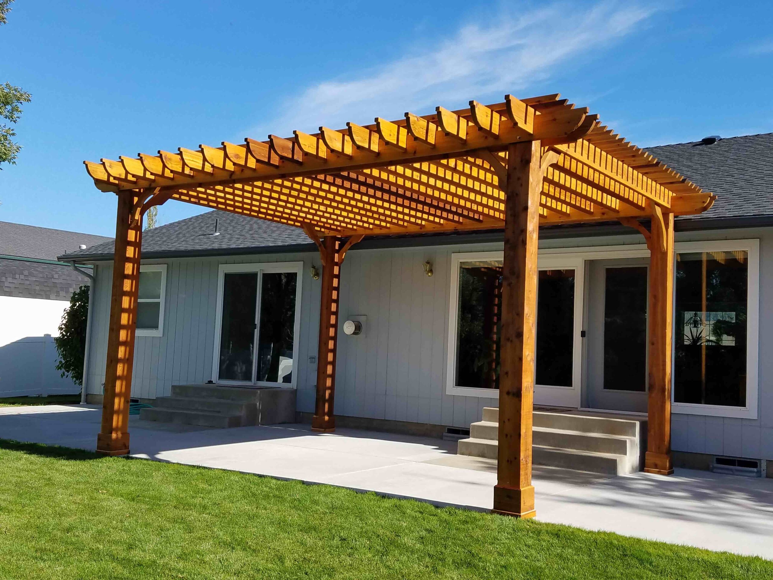 How to Build a Custom Pergola for Your Backyard