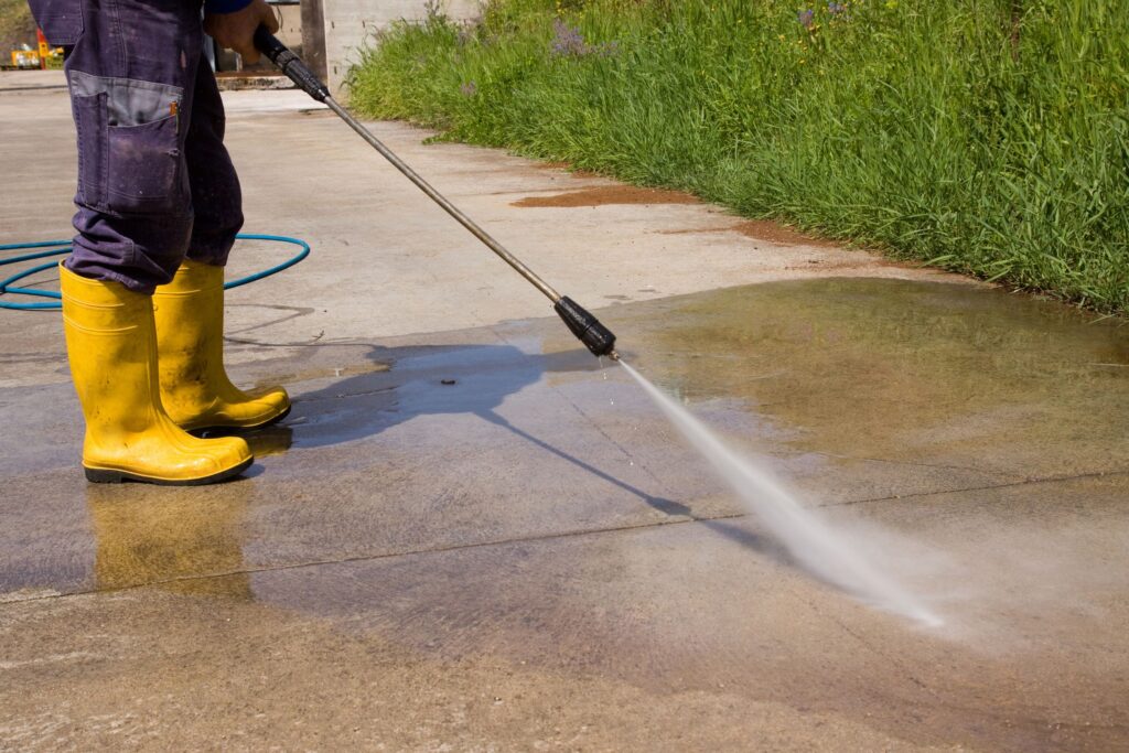 Tips for Power Washing Your Driveway and Walkways