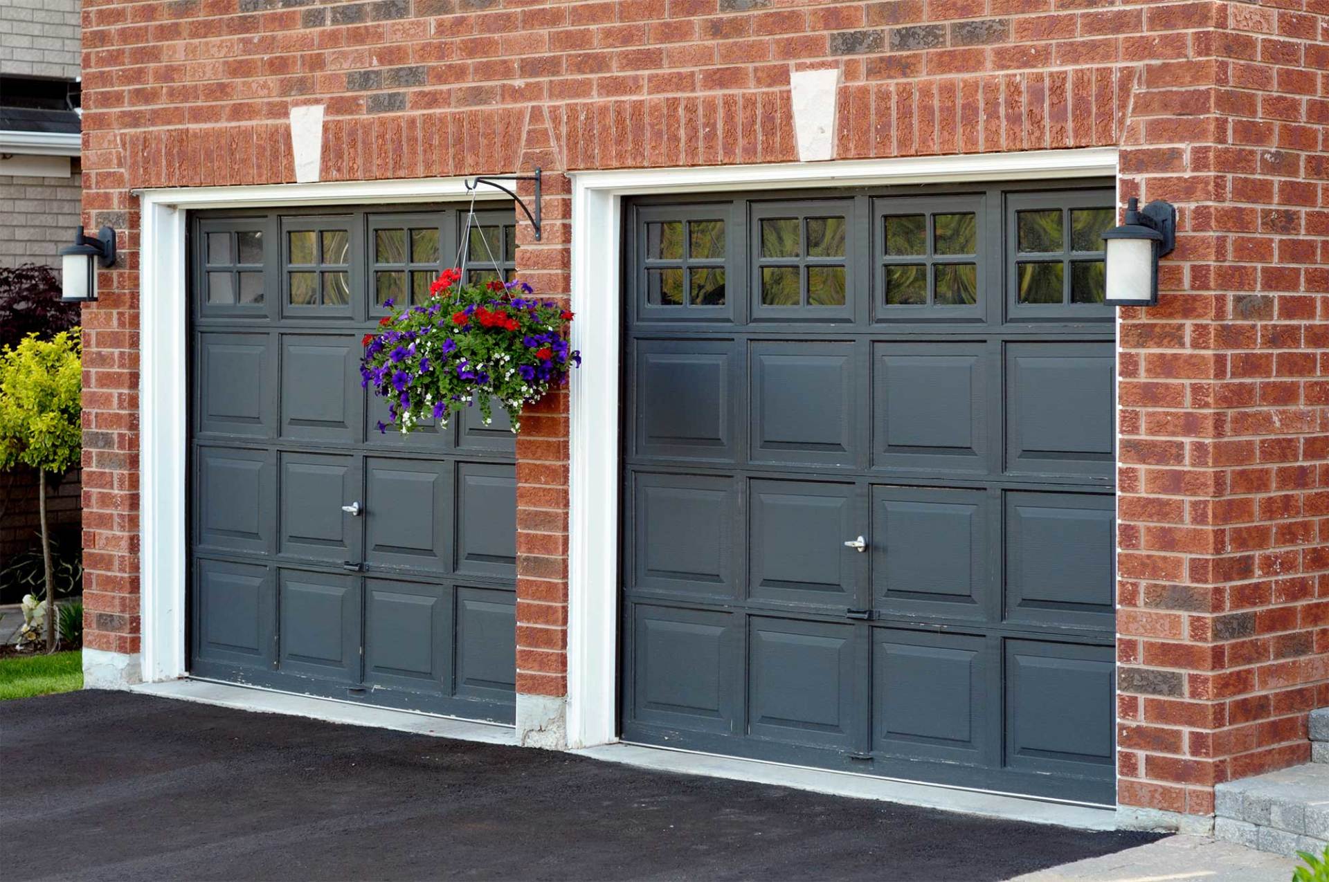 Choosing the Right Garage Door for Your Homes Aesthetic