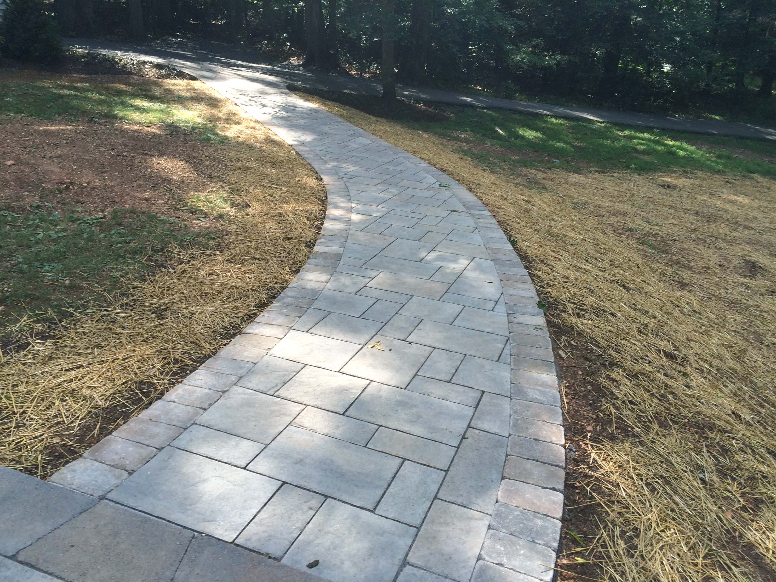 How to Create a Stunning Pathway Using Pavers