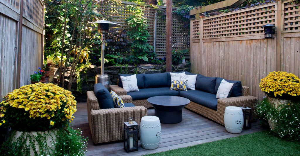 Design Your Outdoor Living Space Like a Pro