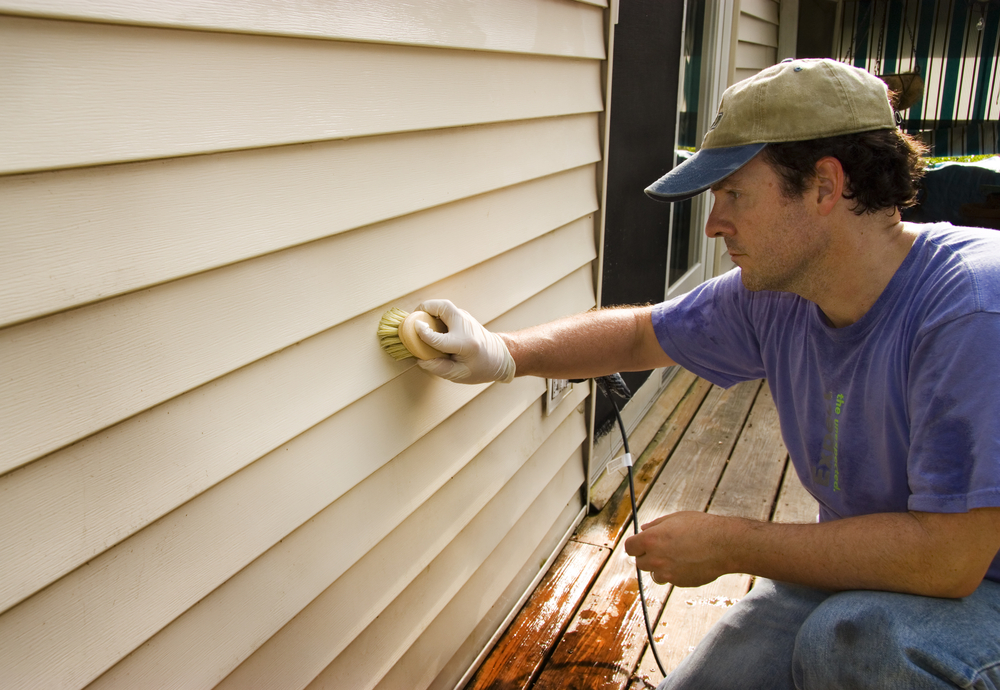 How to Effectively Clean and Maintain Composite Siding Materials